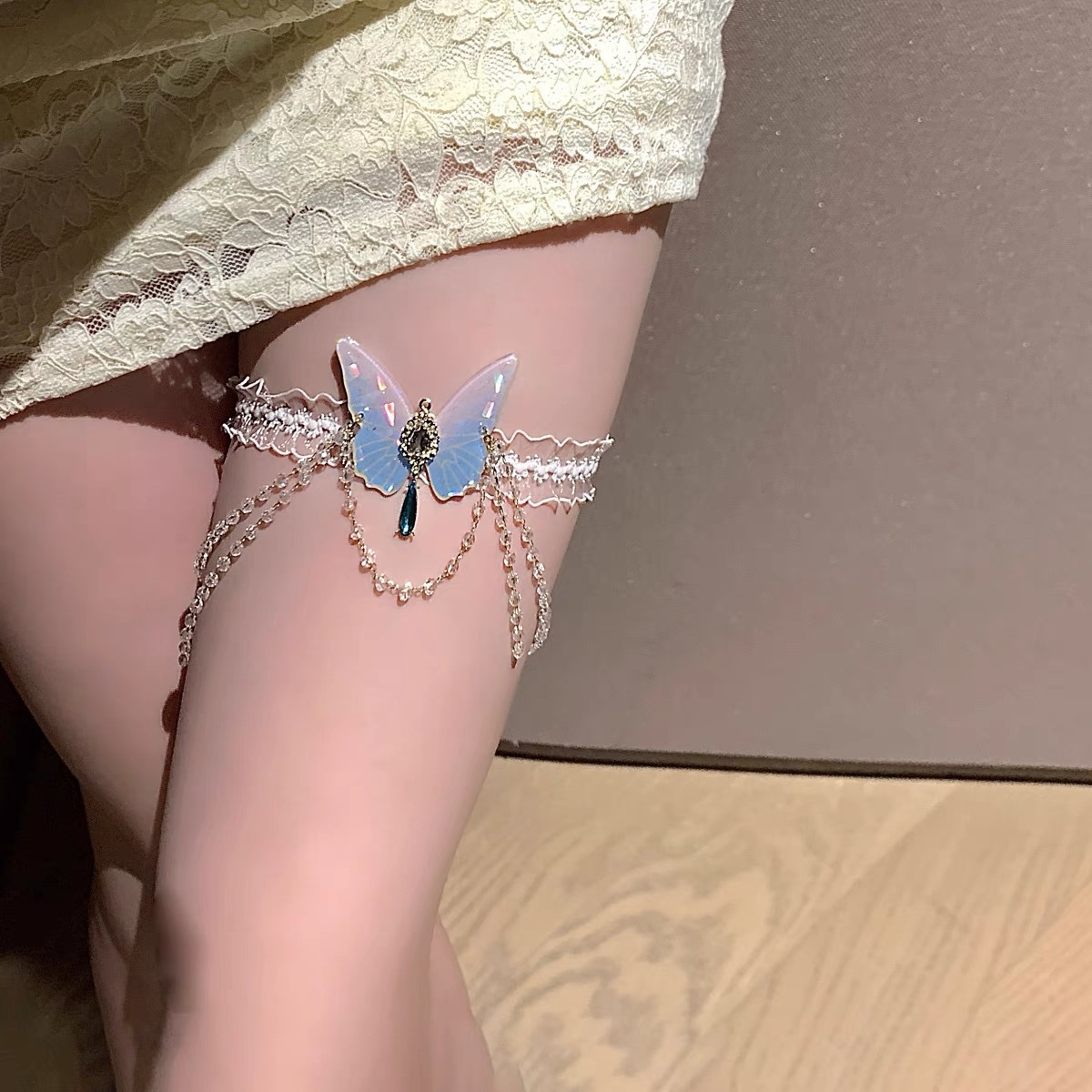ファッショナブルな蝶柄弾性レースレッグチェーンスウィートガー - Body Jewelry For You のレビューと価格